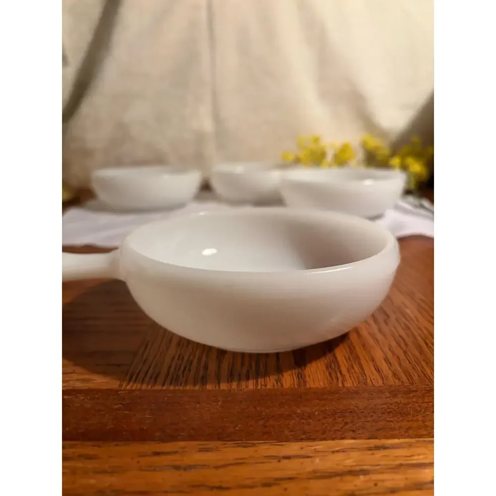 Vintage White Milk Glass Handled Bowls Set of‎ 4